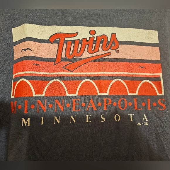 NWOT Minnesota Twins T-shirt. Size:M. - Picture 4 of 5